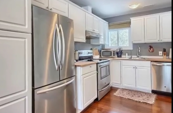 D-D Cottage | 12 Shankland Dr, Fenelon Falls, ON K0M 1N0, Canada | Phone: (647) 975-4545
