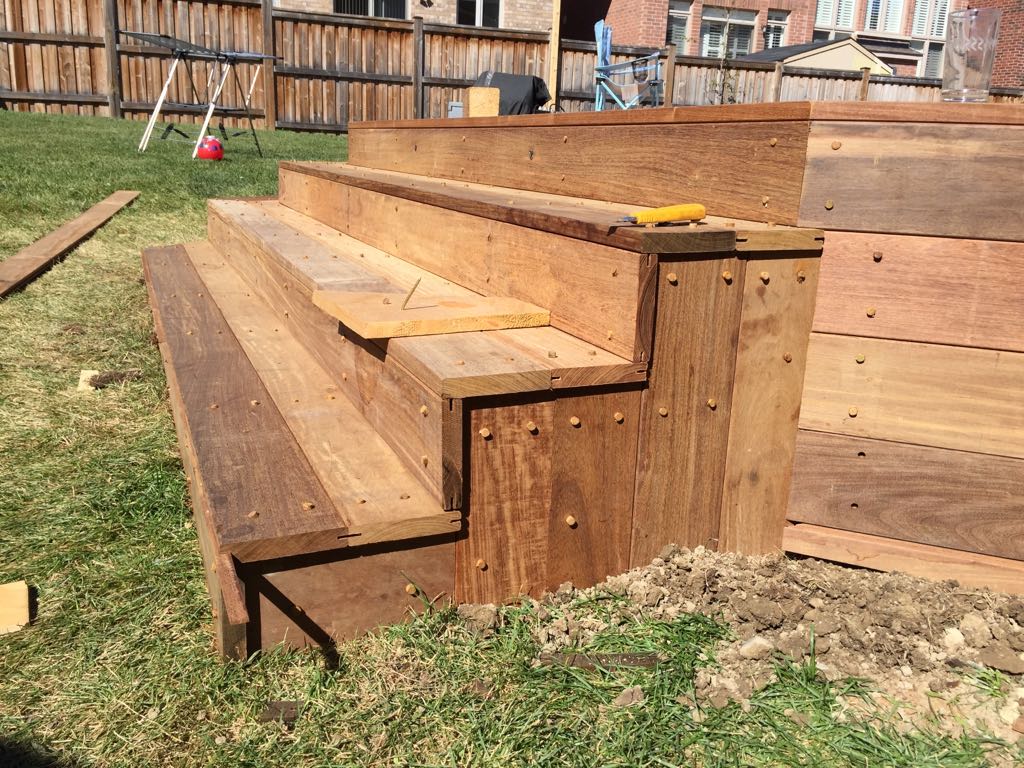 Royal Deck Builder Markham | 9249 Ninth Line #12, Markham, ON L6B 0H5, Canada | Phone: (647) 660-3562