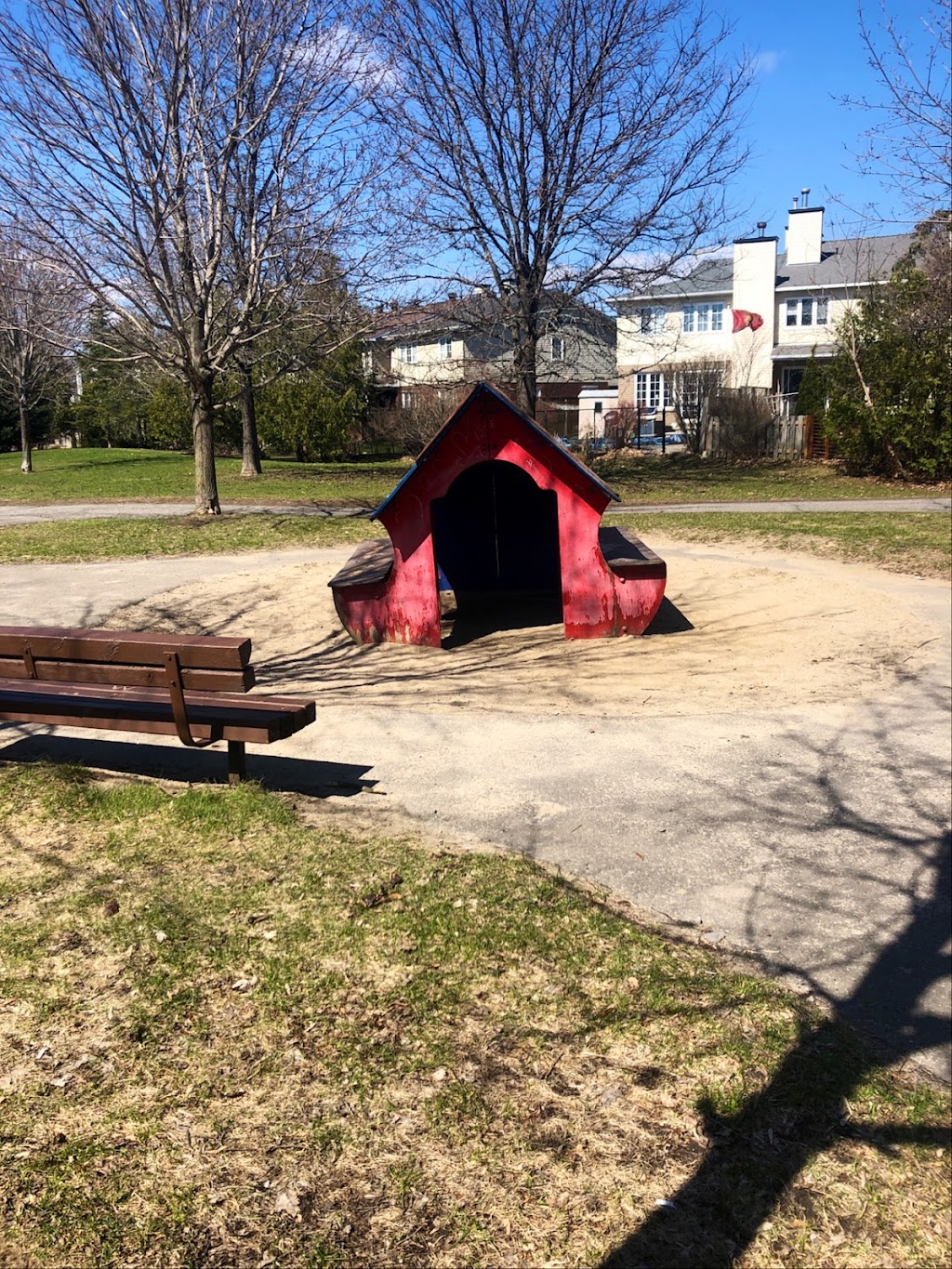 Greenboro East Pathway Mini Sand House | 66 Southport Dr, Ottawa, ON K1T 3G8, Canada | Phone: (343) 254-7227