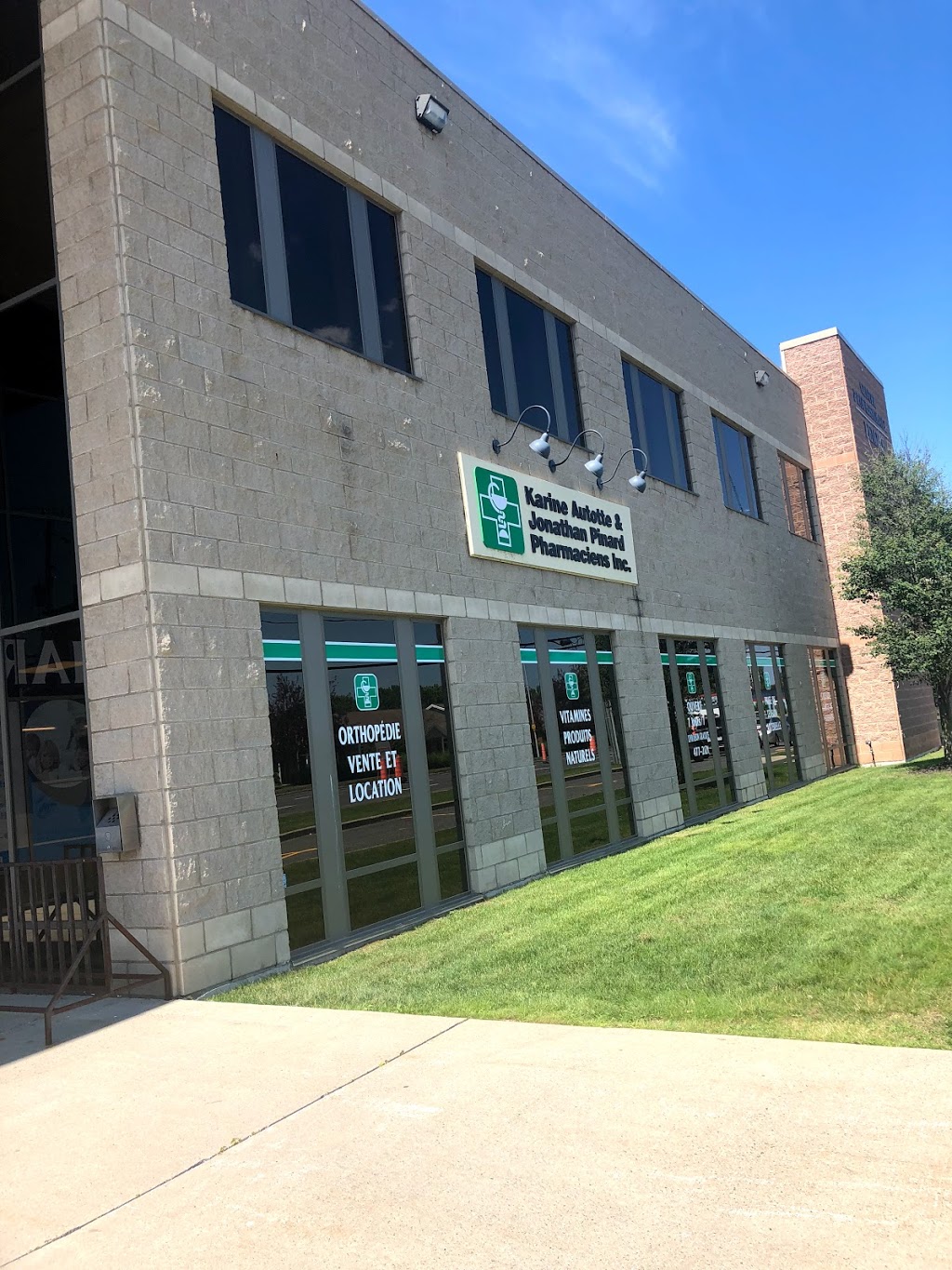 Centre Medical St-Francois | 2125 Bd Lemire, Drummondville, QC J2B 8N8, Canada | Phone: (819) 477-6793