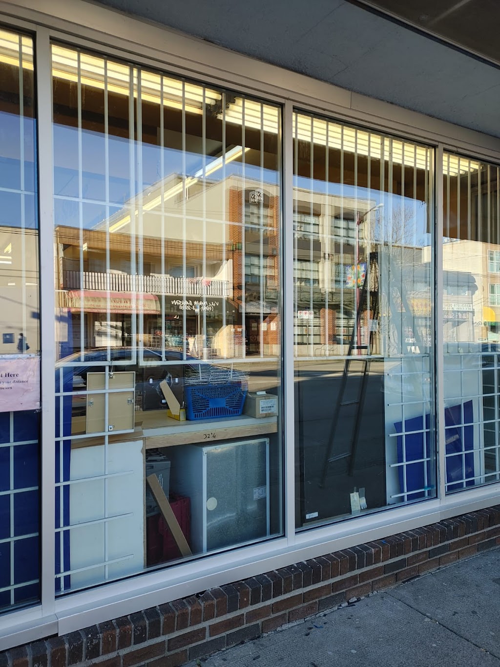 Canfield Glass Ltd | 2603 E 47th Ave, Vancouver, BC V5S 1B9, Canada | Phone: (604) 765-4309