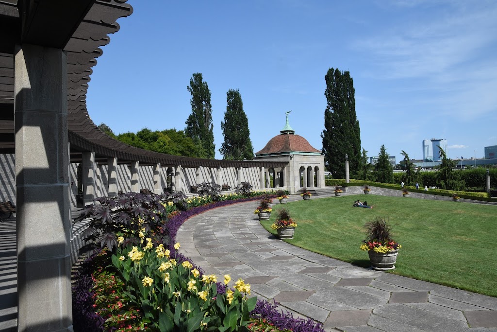 Oakes Garden Theatre | 5825 River Rd, Niagara Falls, ON L2G 3K9, Canada | Phone: (877) 642-7275