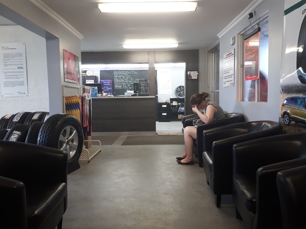 Tire Warehouse Trois-Rivières | 2775 Rue Charbonneau, Trois-Rivières, QC G9A 5C9, Canada | Phone: (819) 377-7272