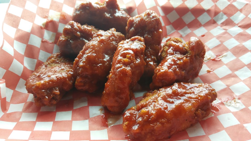 Chucks Roadhouse Bar & Grill | 125 Pedersen Dr, Aurora, ON L4G 0E3, Canada | Phone: (905) 503-8666
