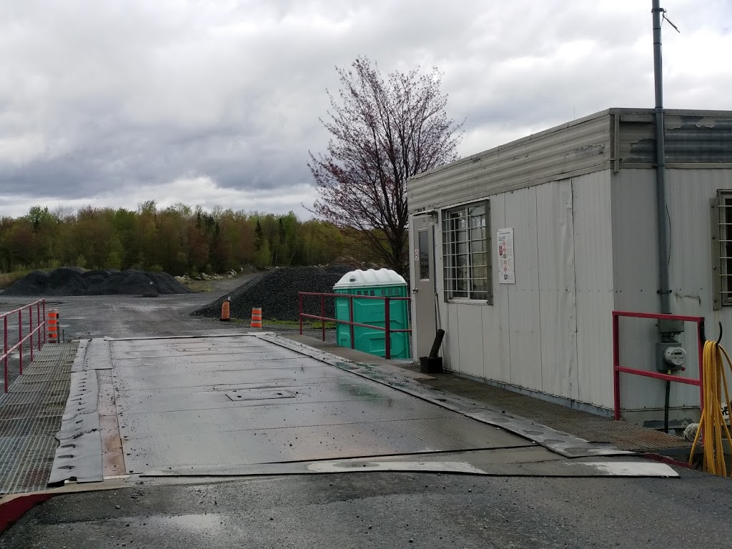 Carrière DJL Iron hill | 100 Chemin dIron Hill, Knowlton, QC J0E 1V0, Canada | Phone: (450) 263-3258