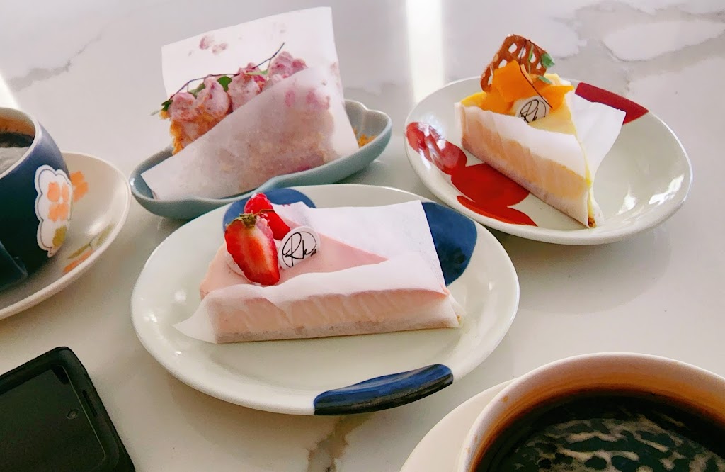 R Ki Dessert Studio | 3993 Chatham St #13, Richmond, BC V7E 2Z6, Canada | Phone: (604) 271-0278