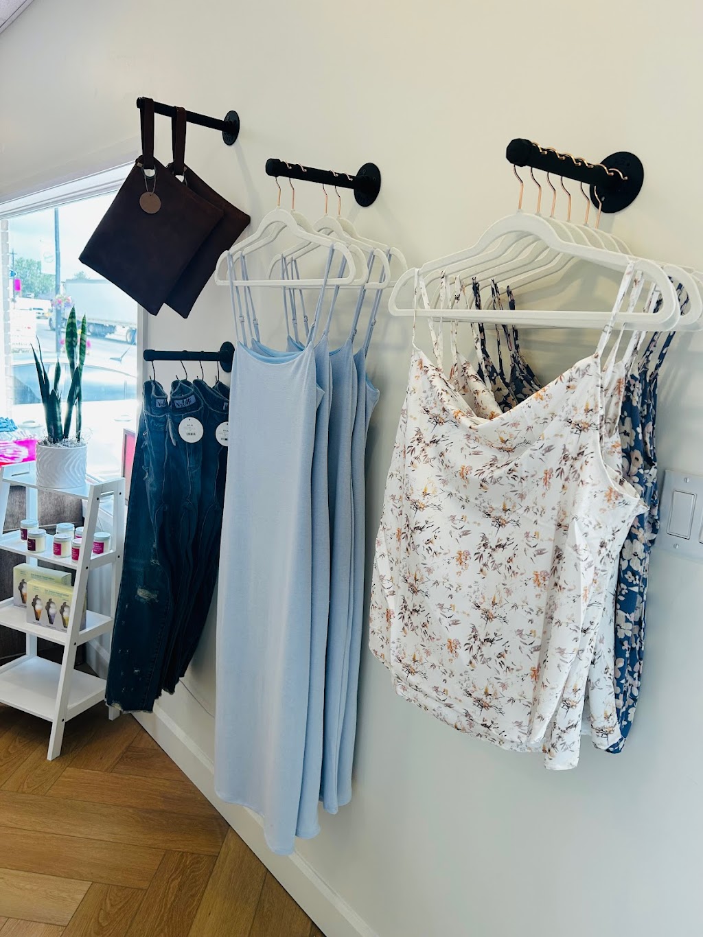 Skylynn Boutique | 116 Elora St S, Harriston, ON N0G 1Z0, Canada | Phone: (519) 441-3426