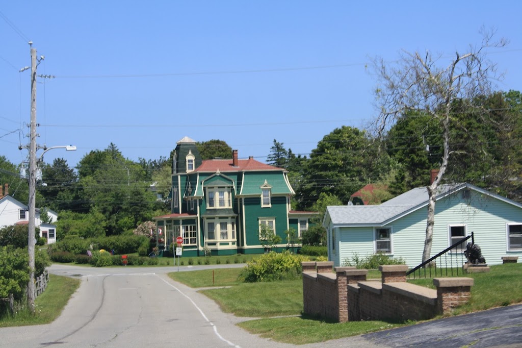 Shutters And Declutter | 130 Lockview Rd, Fall River, NS B2T 1J1, Canada | Phone: (902) 576-5237