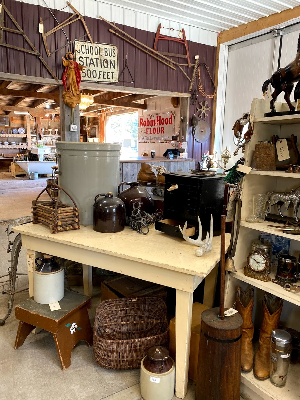 Kinder Surprises Antiques | N0. 252, Davidson, SK S0G 1A0, Canada | Phone: (306) 561-7335