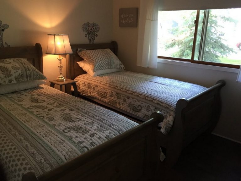 Hedge Hollow | 60 Beach St, Southampton, ON N0H 2L0, Canada | Phone: (519) 832-2444