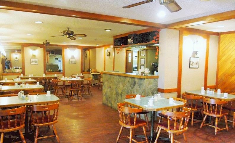 Vulcan Country Inn | 110 Centre St, Vulcan, AB T0L 2B0, Canada | Phone: (403) 485-2281
