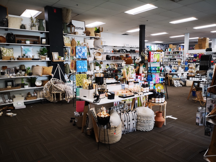 Atlas Jouets | 32 Bd Pie-IX, Granby, QC J2G 9G9, Canada | Phone: (450) 777-4039