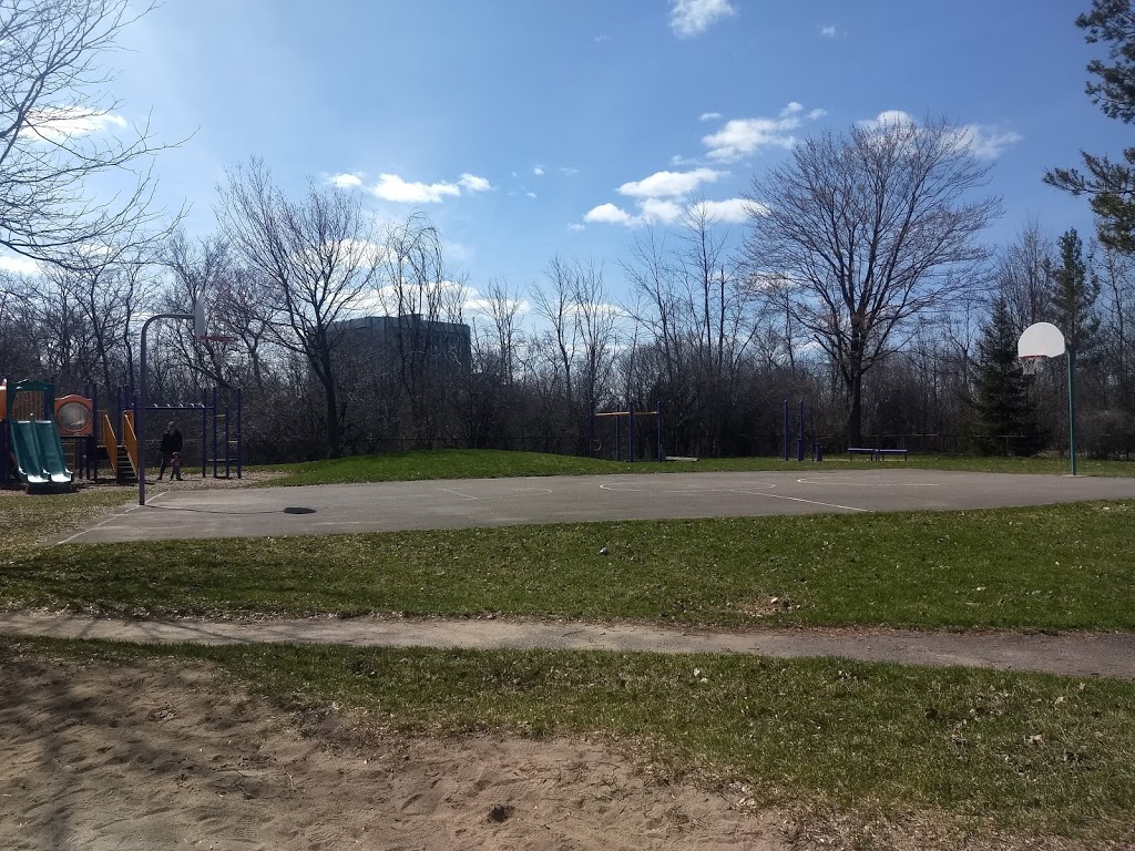 Heron Park | 999 Heron Rd, Ottawa, ON K1H, Canada | Phone: (613) 247-4808