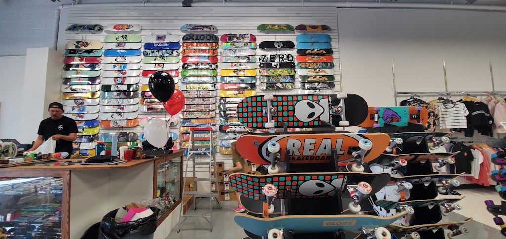 Rumor Skateboards & Snowboards Edmonton | 9914 76 Ave NW, Edmonton, AB T6E 1K7, Canada | Phone: (780) 422-0335
