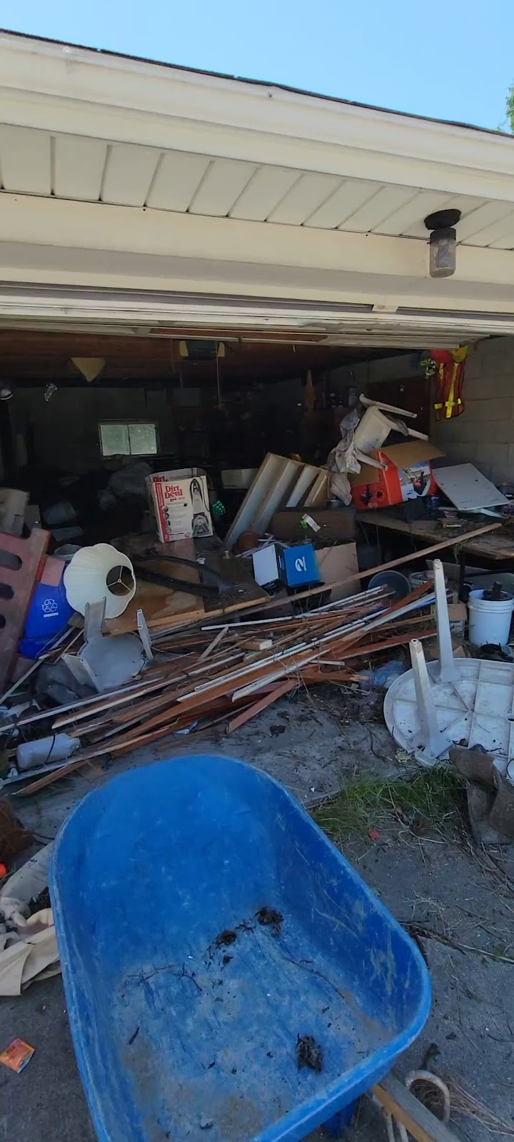 Beecroft & Sons Junk Removal | 240 Stone Church Rd E, Hamilton, ON L9B 1B1, Canada | Phone: (289) 339-6618