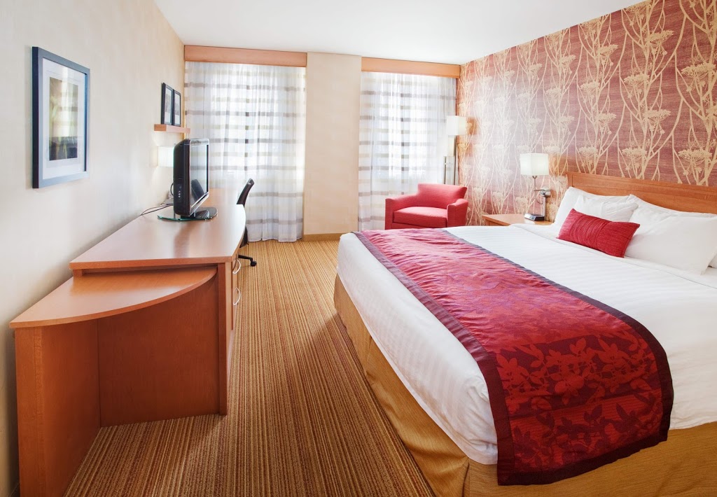 Courtyard by Marriott Edmonton Downtown | One Thornton Court 99 Street And, Jasper Ave, Edmonton, AB T5J 2E7, Canada | Phone: (780) 423-9999