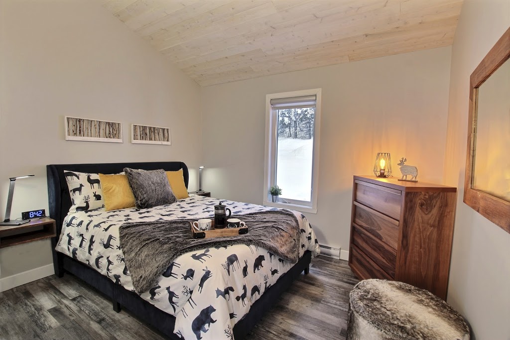 Chalet LHarmonie, SPA | 49 Chemin de la Seigneurie, Les Éboulements, QC G0A 2M0, Canada | Phone: (418) 997-5165