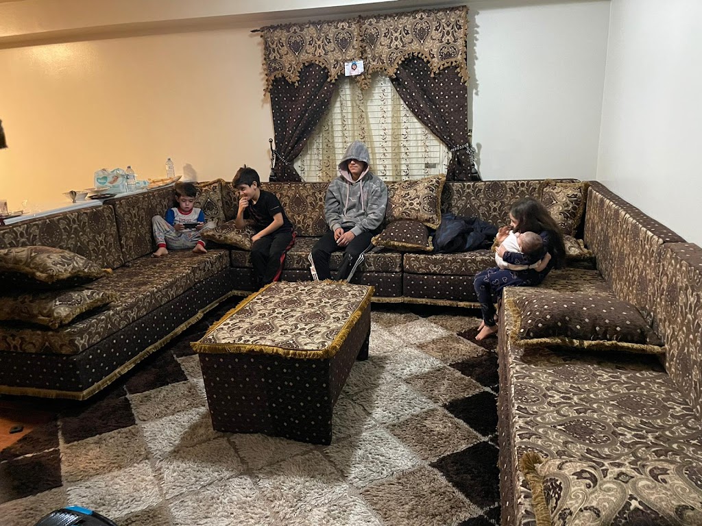 Golden Touch Upholstery and Tailoring Service | 358 Driftwood Dr, Kitchener, ON N2N 1Y6, Canada | Phone: (226) 600-7823