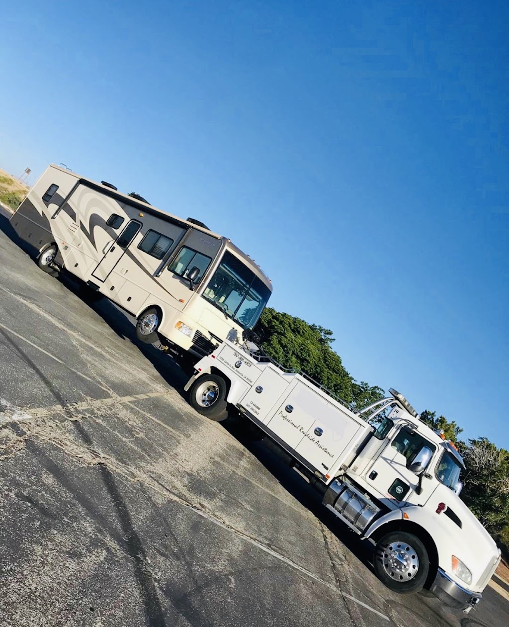 TOWING WEST ISLAND DDO 24/7 | CP 38016 CENTENNIAL PLAZA, Dollard-des-Ormeaux, QC H9B 3Y2, Canada | Phone: (438) 818-9685