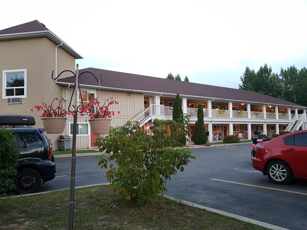 Saga Resort | 88 Main St, Wasaga Beach, ON L9Z 2K9, Canada | Phone: (705) 429-2543