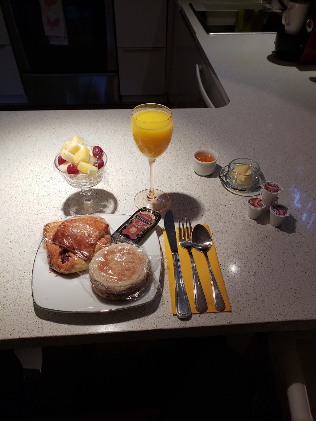 Jasper Place B&B | 8940 150 St NW, Edmonton, AB T5R 1E7, Canada | Phone: (780) 430-0275