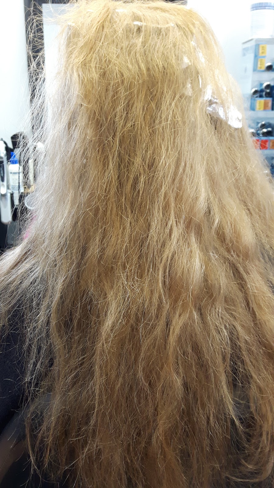 Camelot Hair Design | 537 Mary St, Woodstock, ON N4S 4S8, Canada | Phone: (519) 320-1117