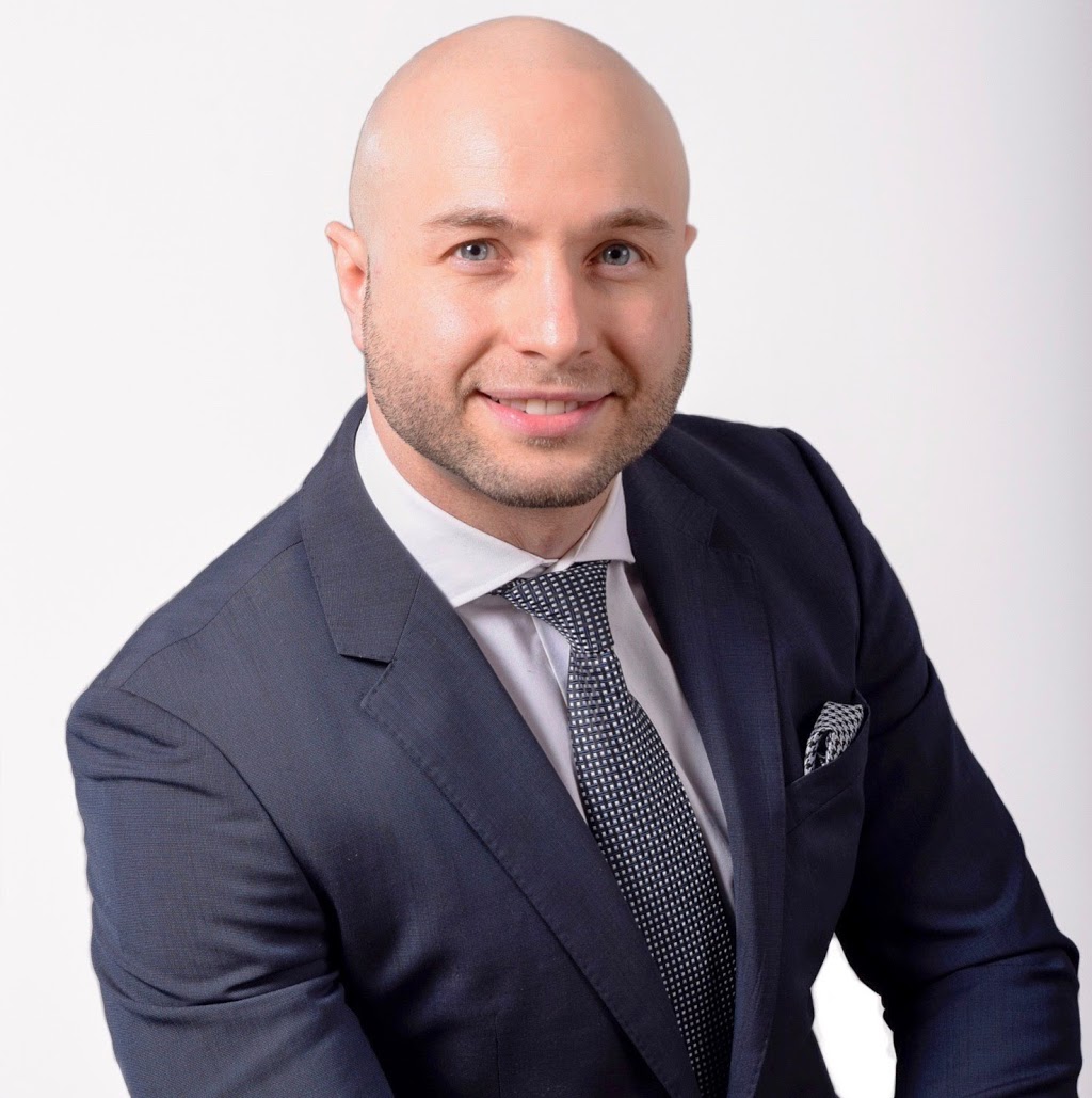 Oleg Snihur and Snihur Homes Team, Real Estate Agent 16850 Yonge St