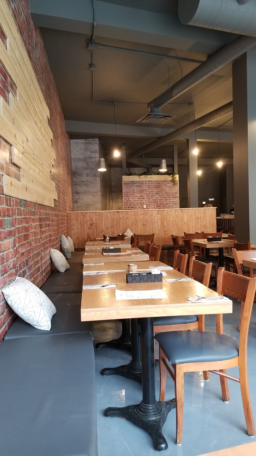 La porte dà côté, microbrasserie | 68 Rue Notre-Dame Ouest, Thetford Mines, QC G6G 1J3, Canada | Phone: (418) 755-1350