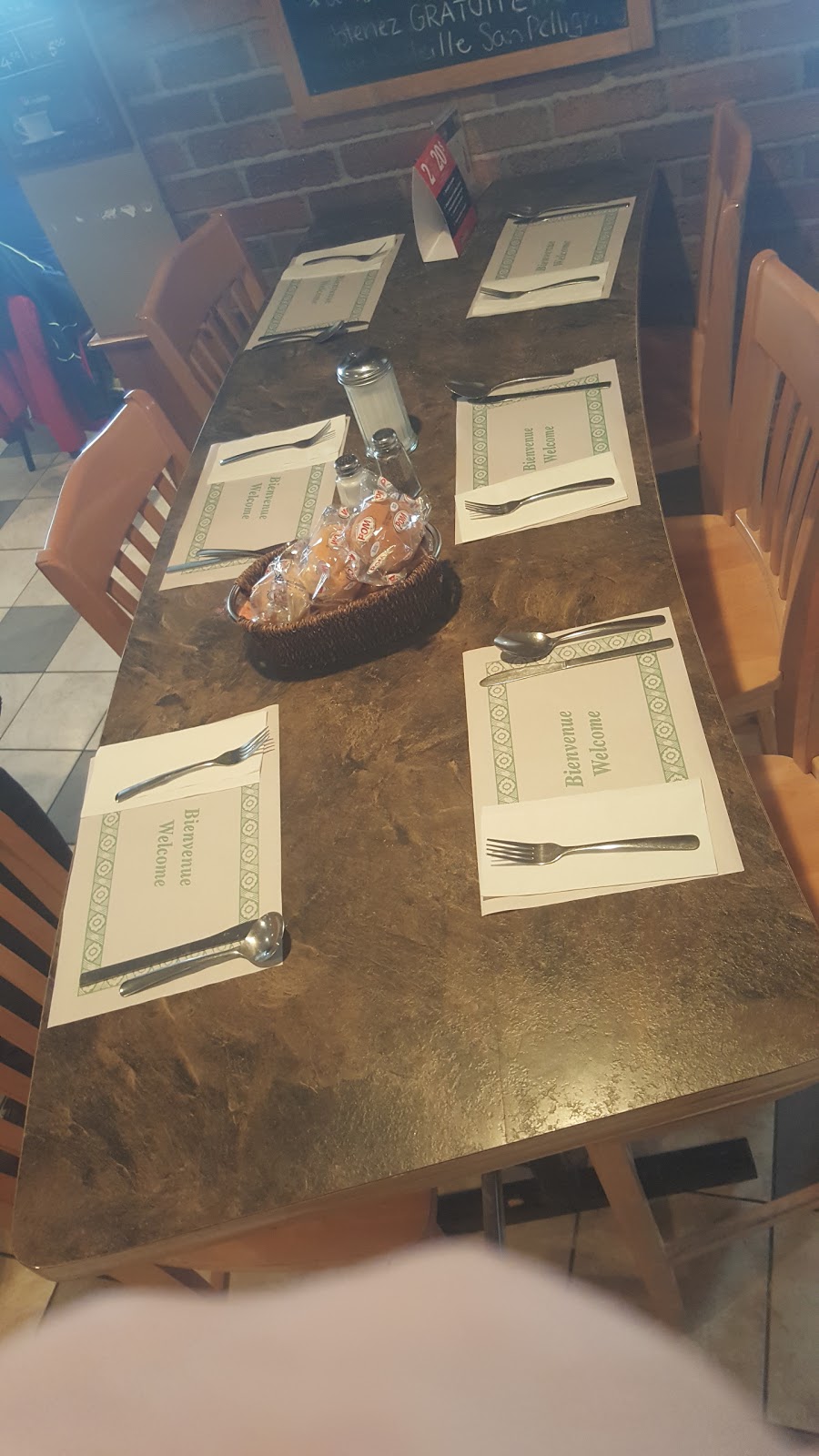 Brasserie Poudriere La | 975 Rue Bernard-Pilon, Beloeil, QC J3G 1V7, Canada | Phone: (450) 467-0968