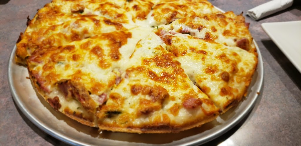 Regent Family Restaurant & Neighbourhood Pub | 3823 Sherwood Dr, Regina, SK S4R 6N1, Canada | Phone: (306) 543-3211