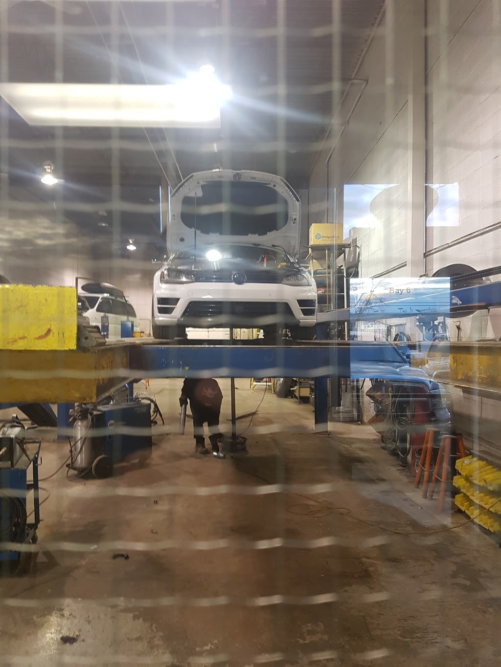 Carline Automotive | Bay 6, 727 33 St NE, Calgary, AB T2A 6M6, Canada | Phone: (403) 273-4506