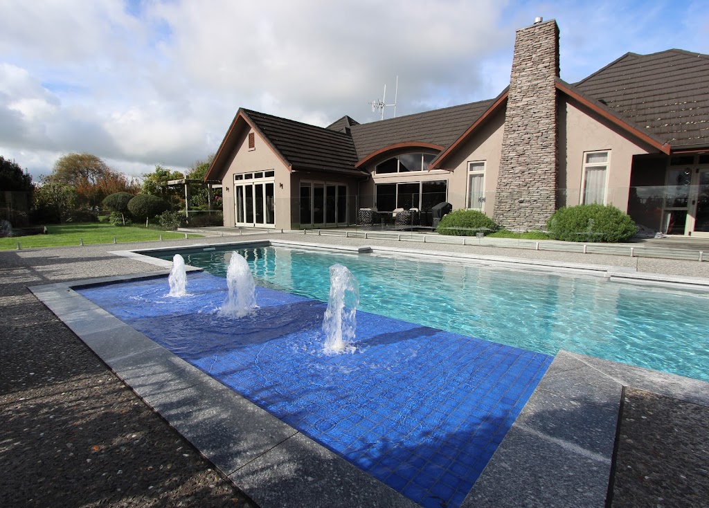 Narellan Pools Canada | 1472 McAdoos Ln, Glenburnie, ON K0H 1S0, Canada | Phone: (800) 682-5146