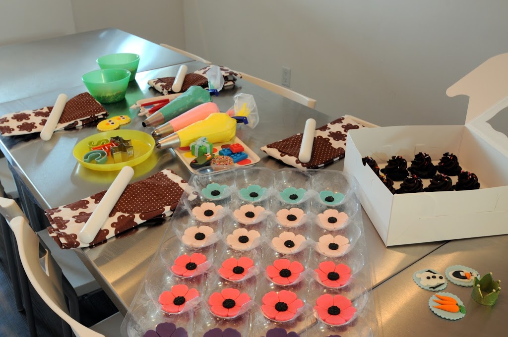Simply Frosted Cupcakery | 5550 Lawrence Ave E #5, Scarborough, ON M1C 3B2, Canada | Phone: (416) 283-7486