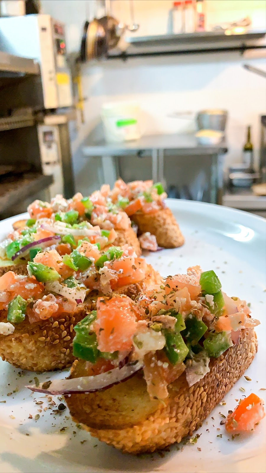 Stratos Pizzeria & Restaurant | 20018 Loyalist Pkwy, Consecon, ON K0K 1T0, Canada | Phone: (613) 394-3000