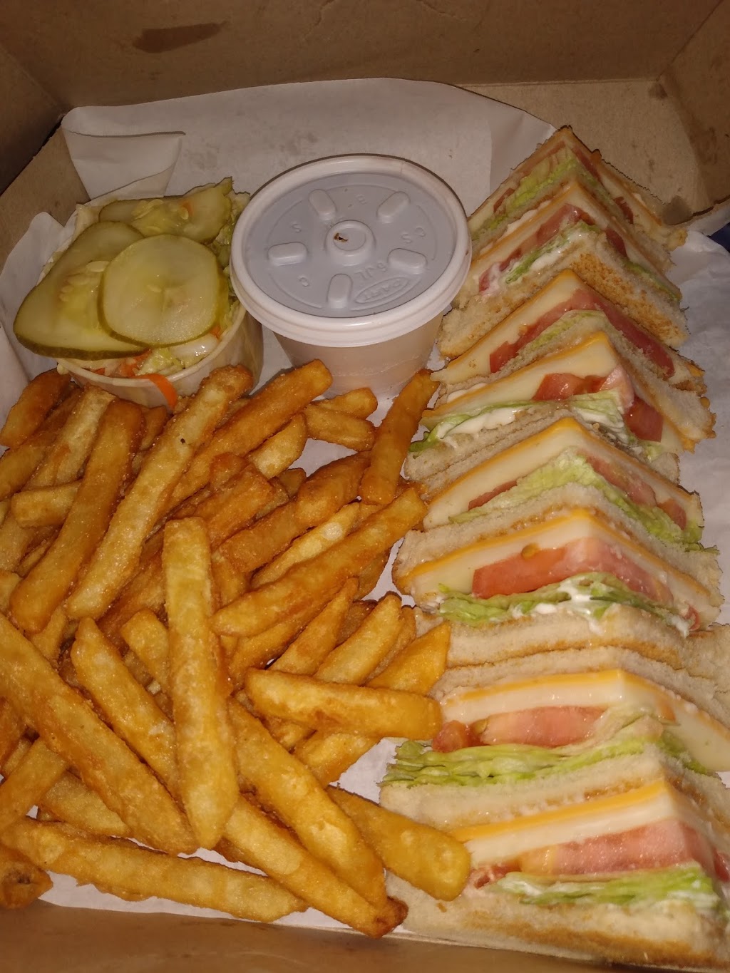 Francos East | 1950 Lauzon Rd, Windsor, ON N8T 2Z3, Canada | Phone: (519) 979-2378