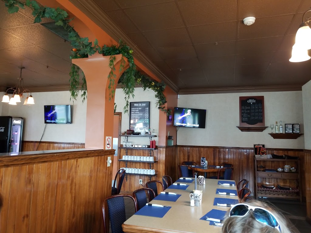 Restaurant Le Jaseur | 642 Rue Laurier, Lyster, QC G0S 1V0, Canada | Phone: (819) 389-1241