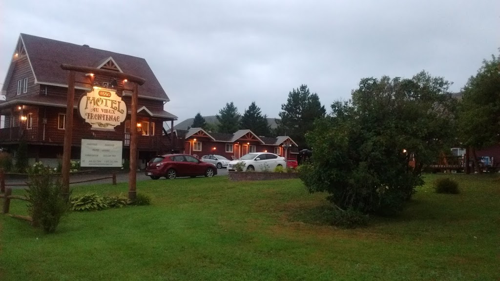 Motel au Vieux frontenac | 4605 Boulevard Frontenac E, Thetford Mines, QC G6H 4G6, Canada | Phone: (418) 335-7994
