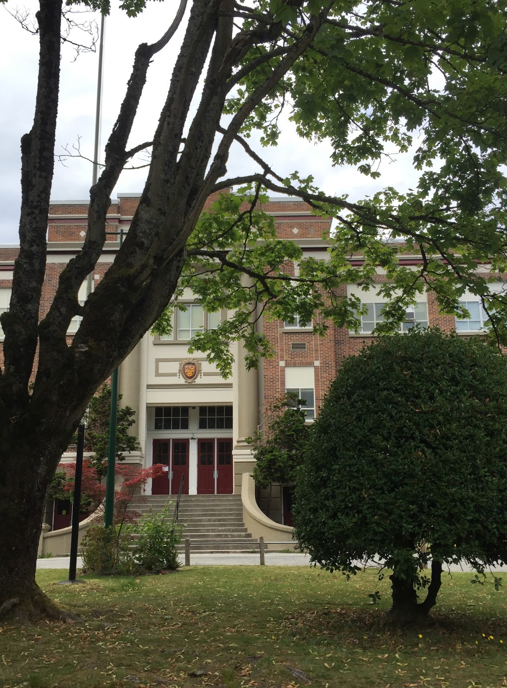 Lord Byng Secondary School 3939 W 16th Ave, Vancouver, BC V6R 2C9, Canada