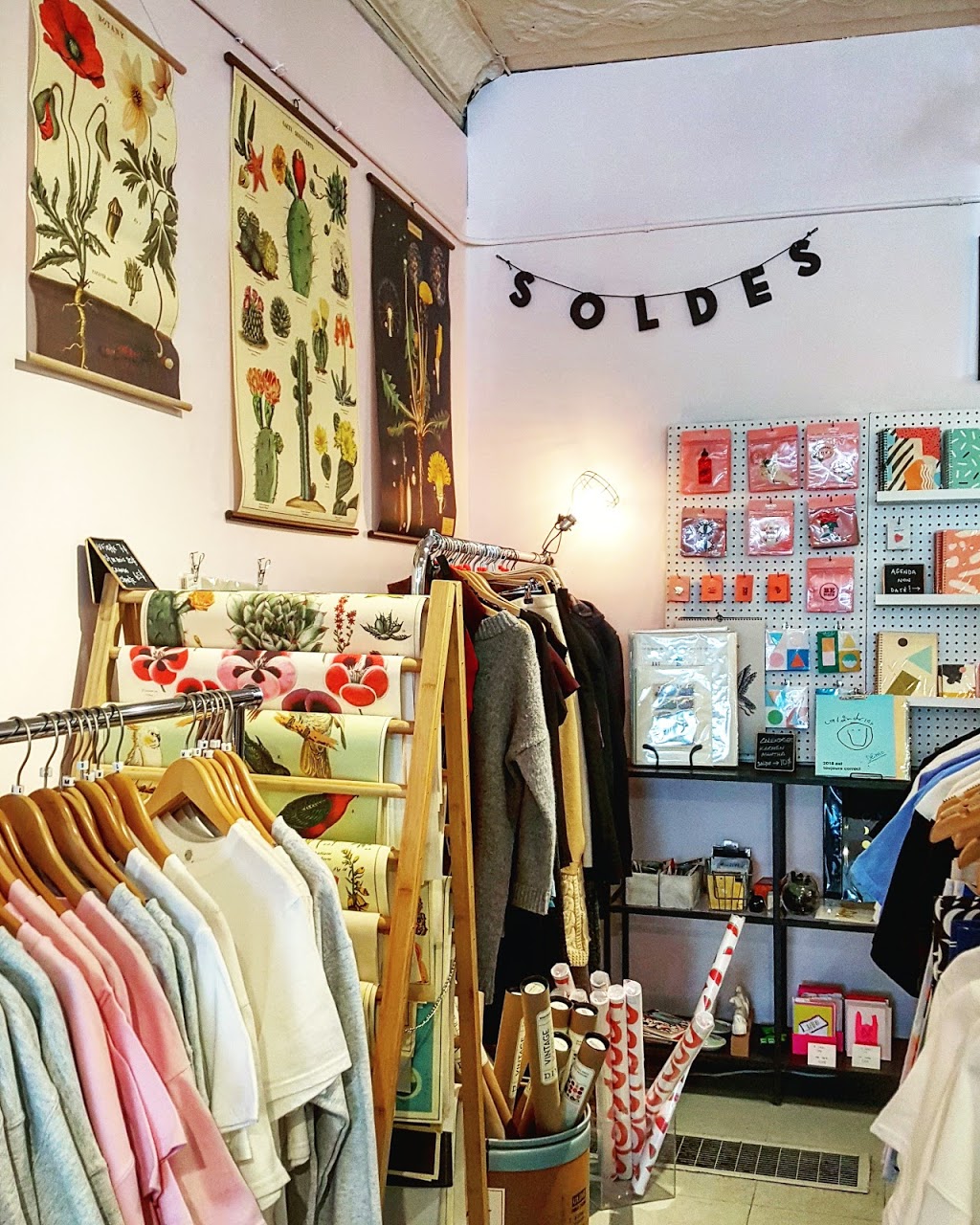 Ex-Voto | 6534 Boul St-Laurent, Montréal, QC H2S 3C6, Canada | Phone: (514) 544-8230
