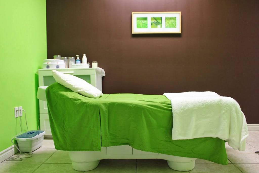 Curve Hair Studio | 900 Fairway Crescent, Kitchener, ON N2A 0A1, Canada | Phone: (519) 893-8938