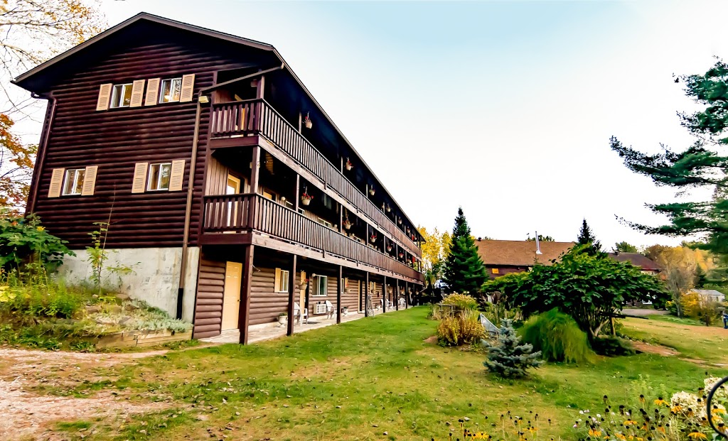 Spring Lake Resort Motel and Restaurant | 2893 ON-60, Dwight, ON P0A 1H0, Canada | Phone: (705) 635-9995