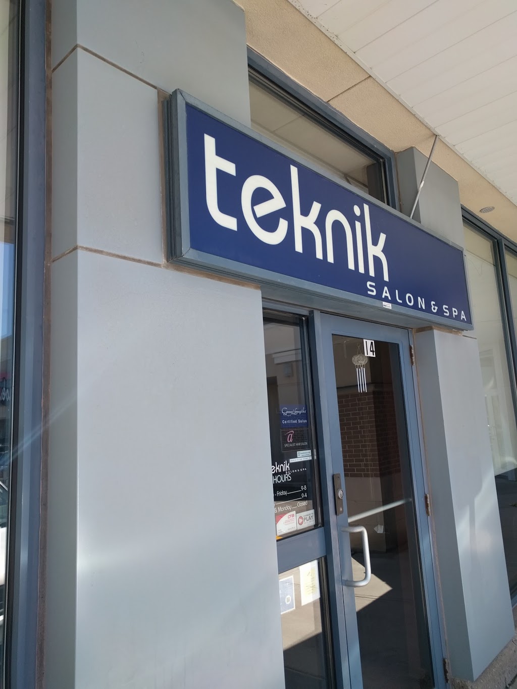 Teknik Salon & Spa | 589 Fairway Rd S, Kitchener, ON N2C 1X4, Canada | Phone: (519) 748-2182