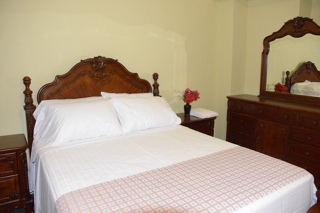 Smile Back Bed and Breakfast | 2547 Eglinton Ave W, York, ON M6M 1T2, Canada | Phone: (647) 529-0803
