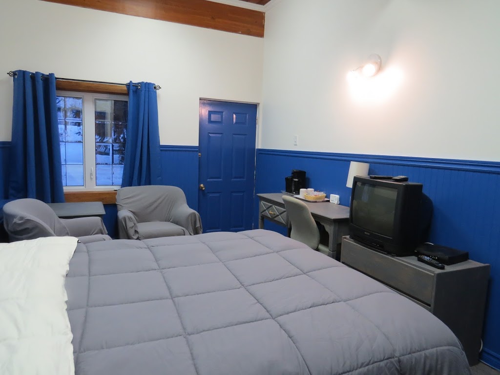 Motel Magistral | 374 Boul St-Pierre, Saint-Raphaël, QC G0R 4C0, Canada | Phone: (418) 243-3660