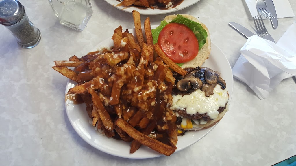 Roger Rabbits Diner | 92 Park St, Espanola, ON P5E 1E9, Canada | Phone: (705) 869-3418