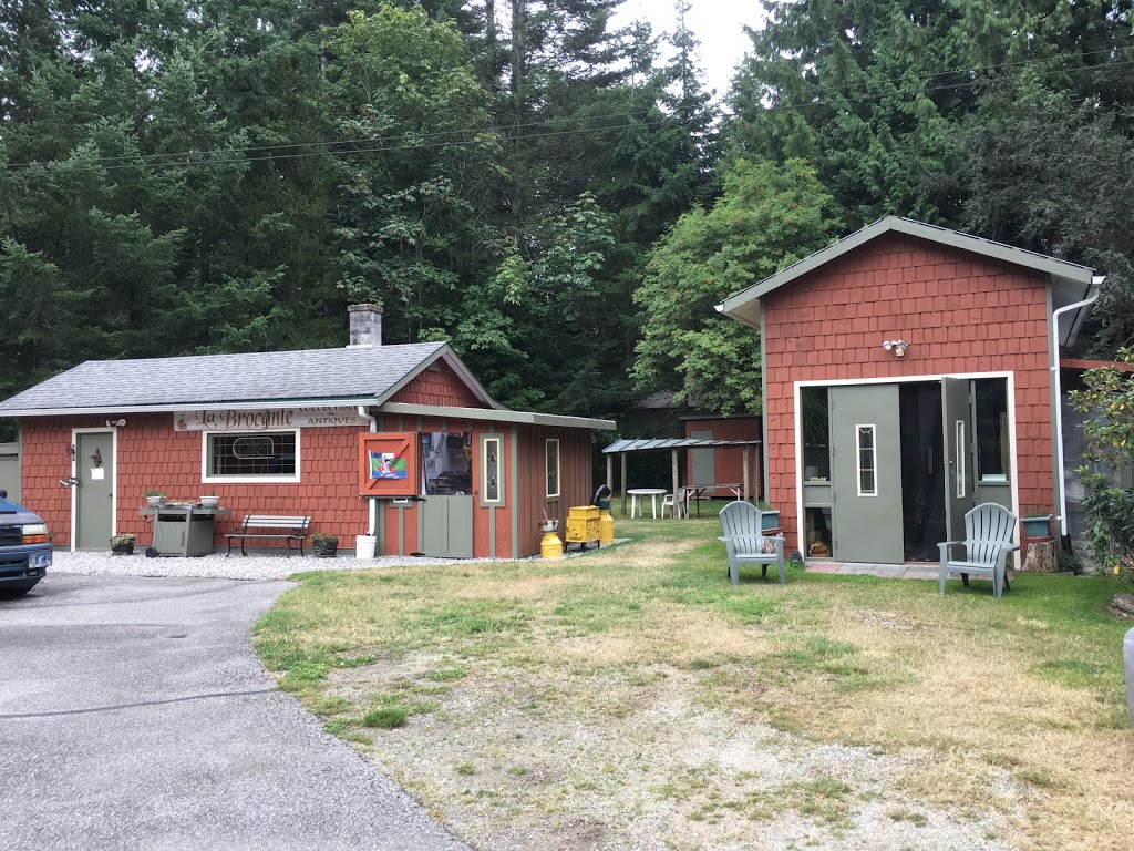 La Brocante | 8122 Redrooffs Rd, Halfmoon Bay, BC V0N 1Y1, Canada | Phone: (604) 885-2027