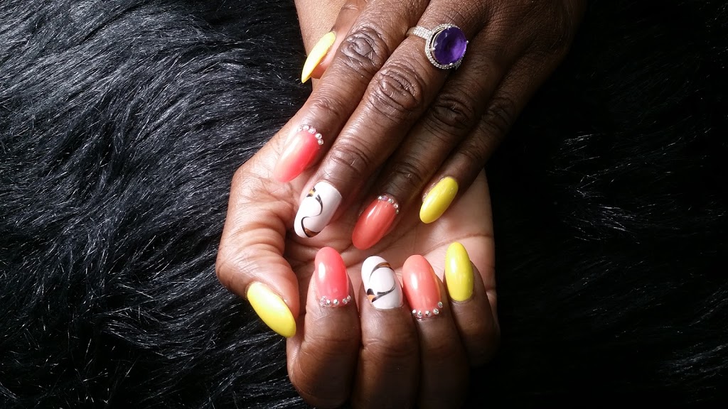 GLITTER NAILS & SPA | 199 Wentworth St W # 7, Oshawa, ON L1J 6P4, Canada | Phone: (905) 720-2350