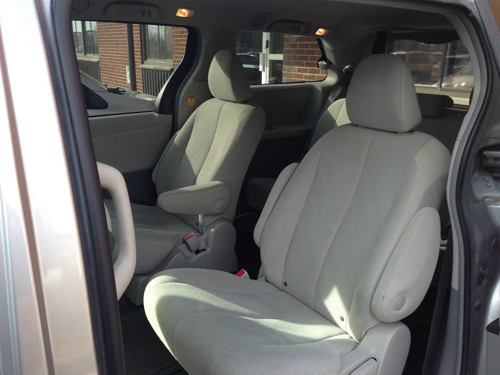 TAXI CANDIAC | 1 Avenue de Bavière, Candiac, QC J5R 5P4, Canada | Phone: (450) 444-2000