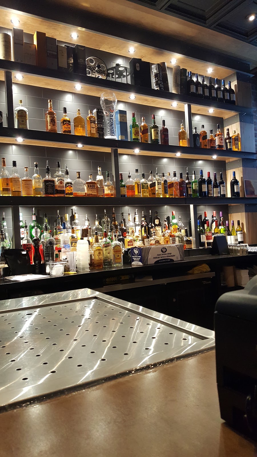 Fionn MacCools | 547 Cundles Rd E, Barrie, ON L4M 0G9, Canada | Phone: (705) 986-0150
