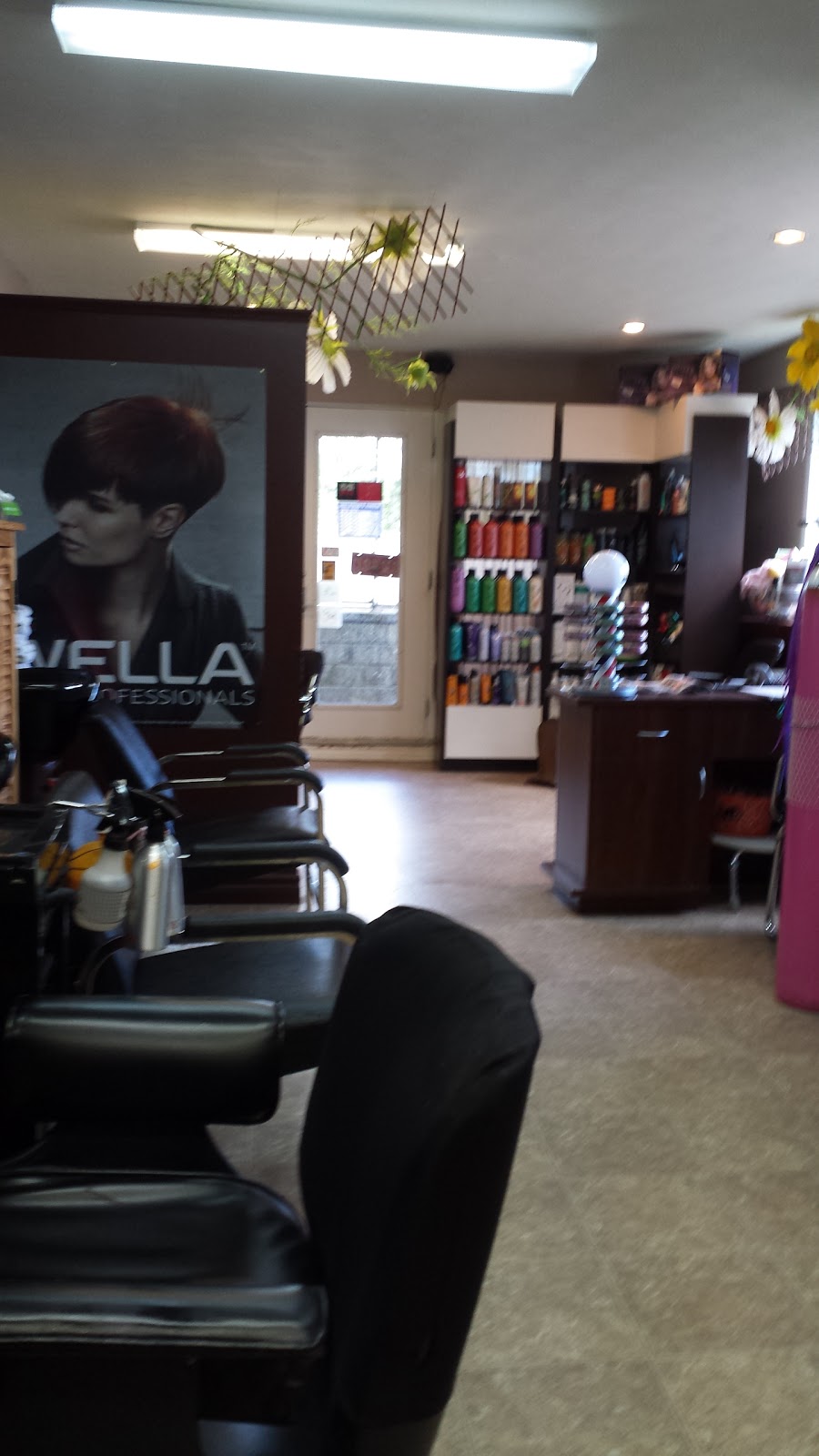Coiffure Beaute Enfantine | 1447 Boulevard Pie-XI Sud, Québec, QC G3K 1Z8, Canada | Phone: (418) 845-0003